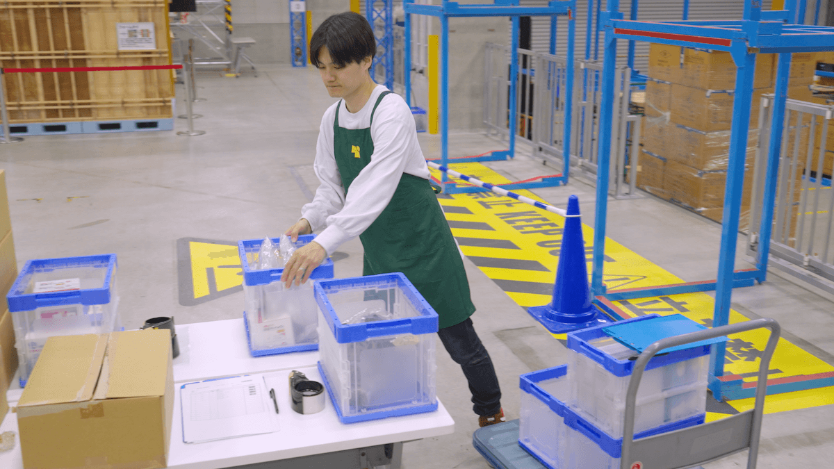 【南越谷駅より徒歩・夜勤】通販商品の仕分け！【1日～OK】